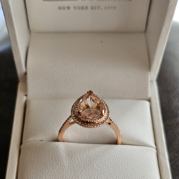 Effy 14k Morganite & diamond ring size 7. Rose gold. Resizeable by a jeweler. Pe - Picture 9 of 9